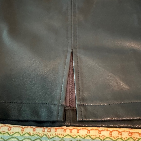 Mangopop Elegant Black faux Leather Skirt Size XL - Picture 4 of 6